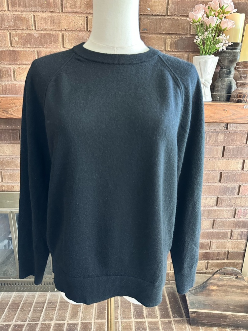 BANANA REPUBLIC 100% Extra Fine Merino Wool Crewneck Sweater Black L